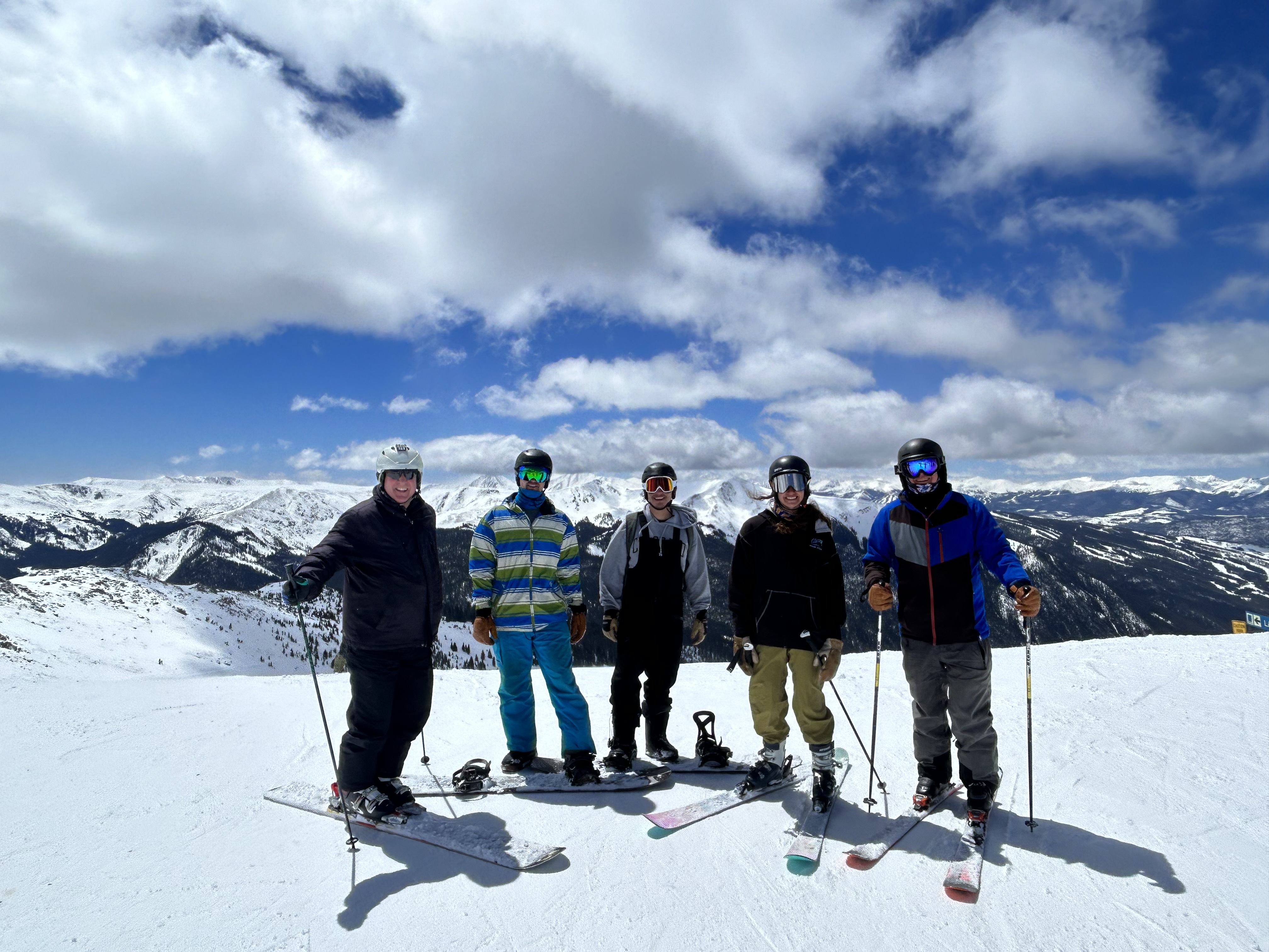 Lab ski trip group photo